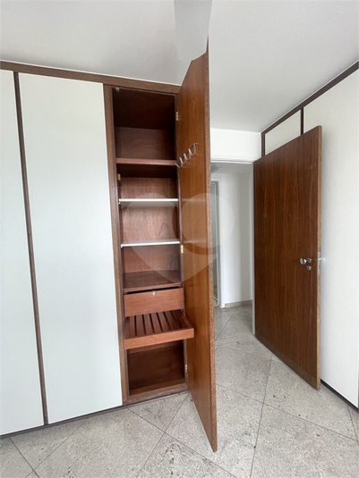 Foto REO1120443