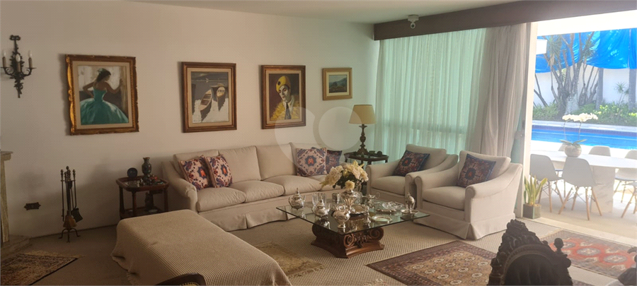 Foto REO1120446
