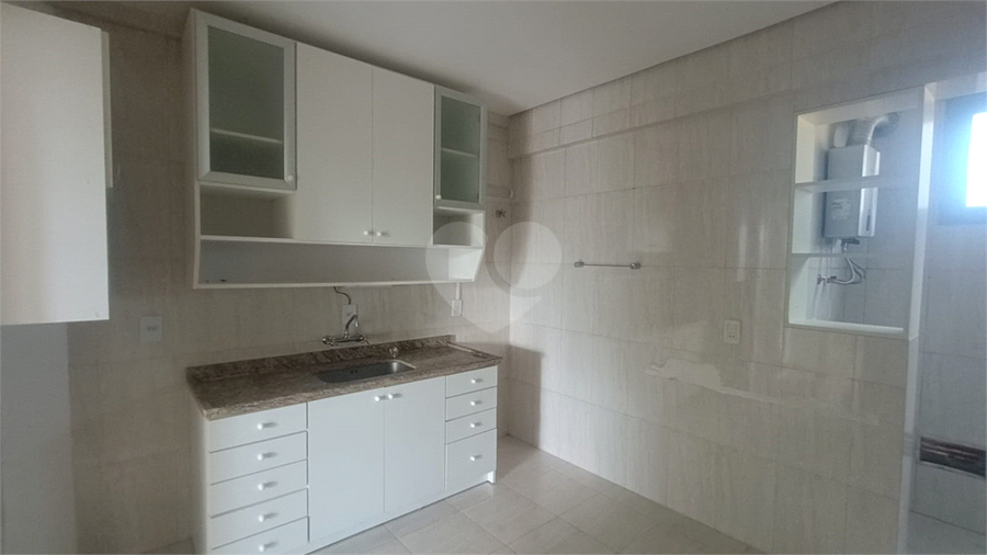 Foto REO1120624