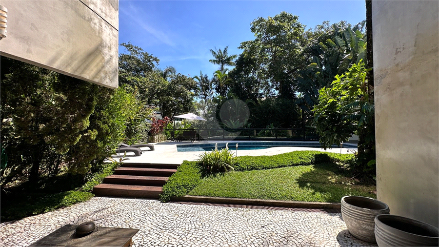 Foto REO1120682