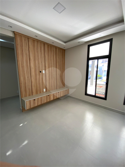 Foto REO1120748