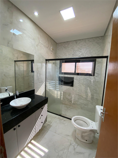 Foto REO1120748