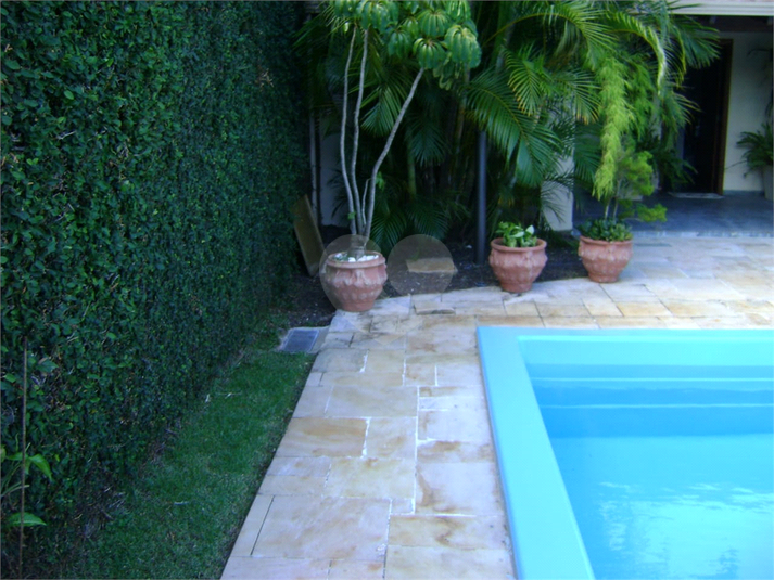 Foto REO1120768