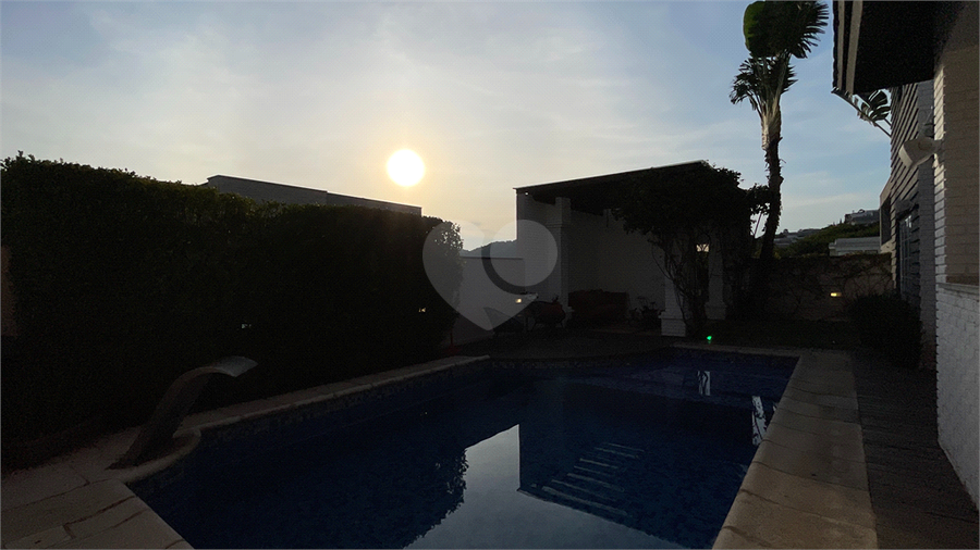Foto REO1120801