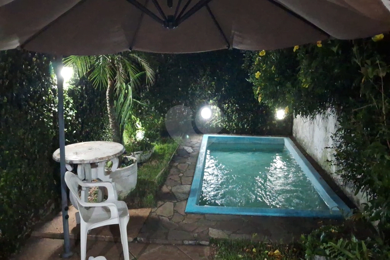 Foto REO1120846
