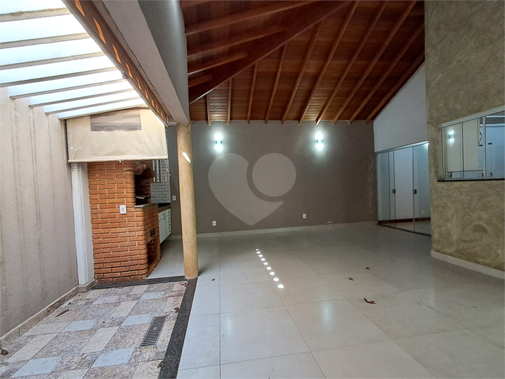 Foto REO1120889
