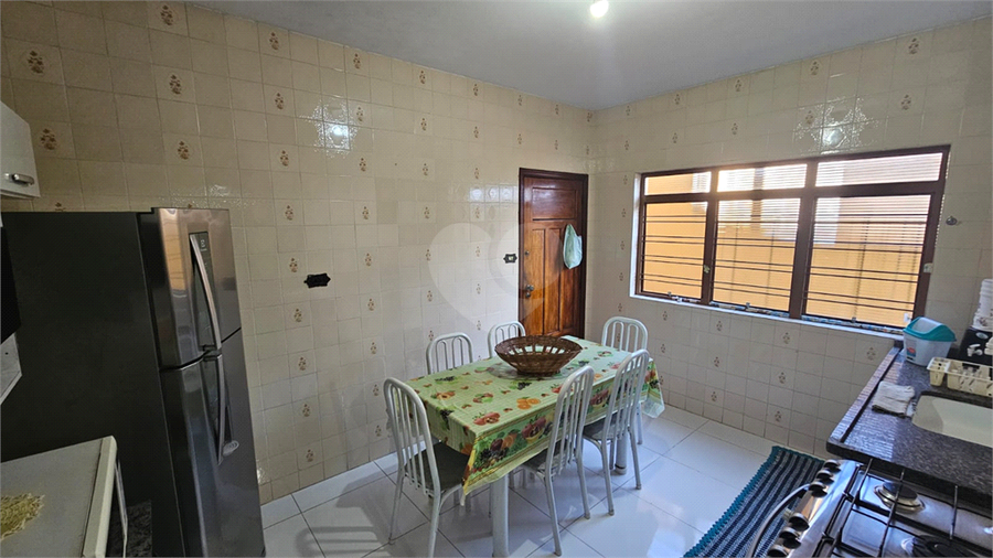 Foto REO1121396