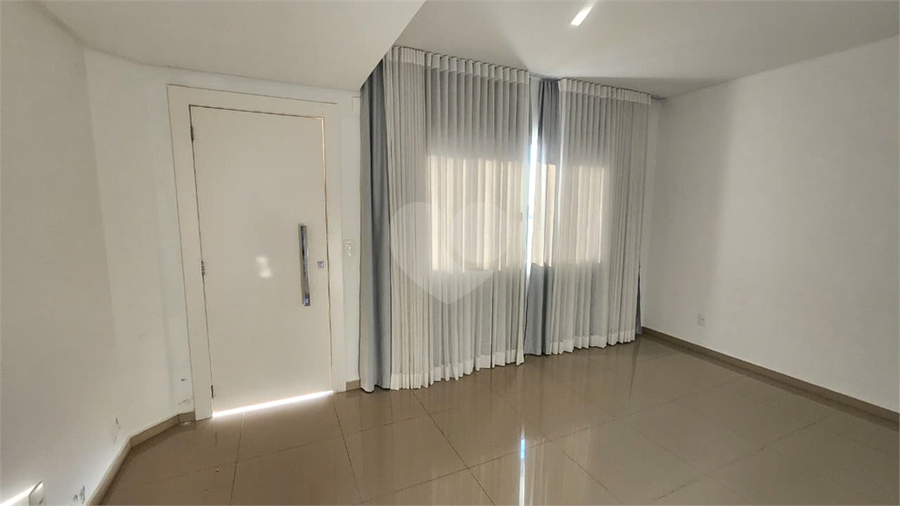 Foto REO1121398