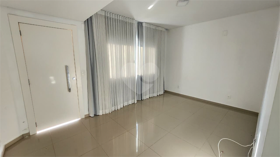 Foto REO1121398