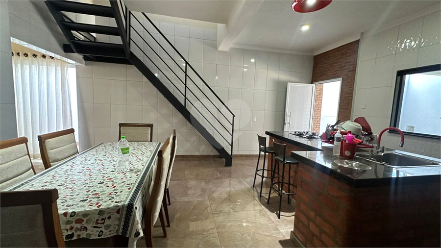 Foto REO1121418