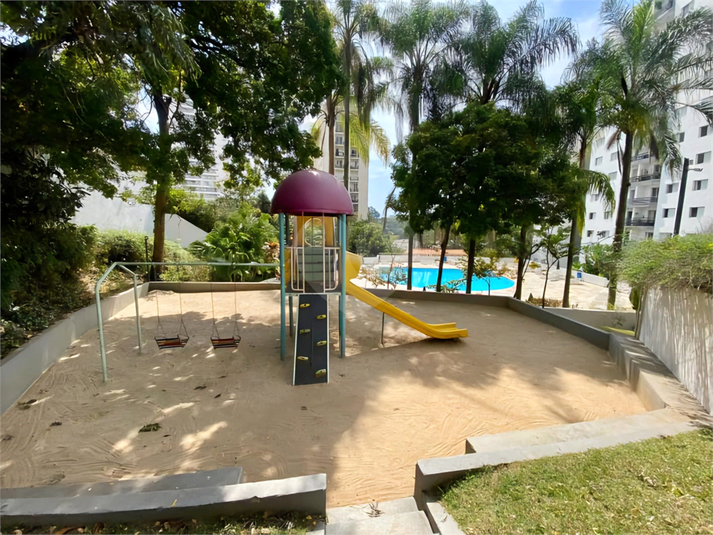 Foto REO1121420