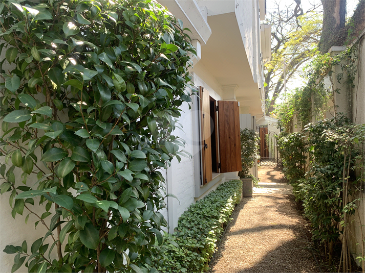 Foto REO1121425