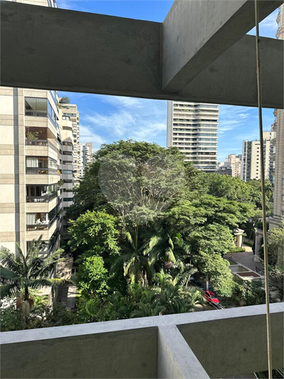 Foto REO1121474