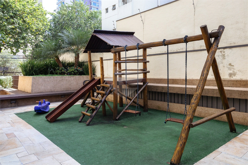 Foto REO1121526