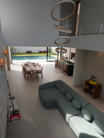 Foto REO1121527