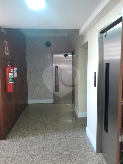 Área destinada aos elevadores