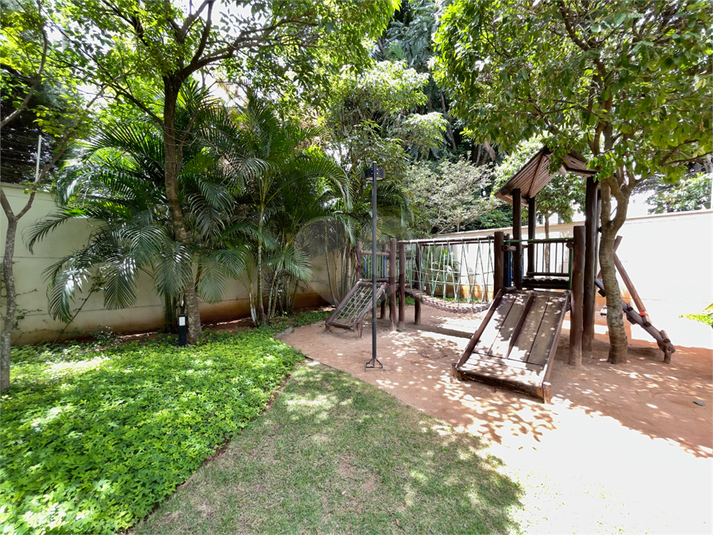 Foto REO1121620