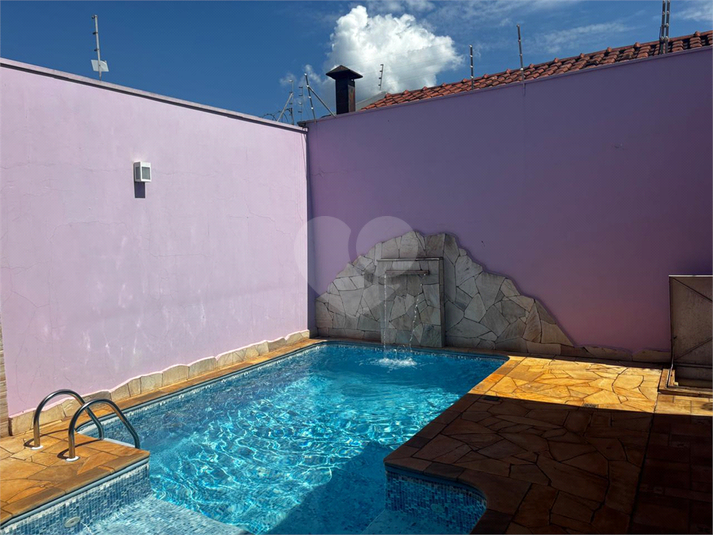 Foto REO1121654