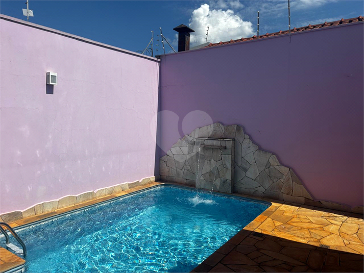 Foto REO1121654