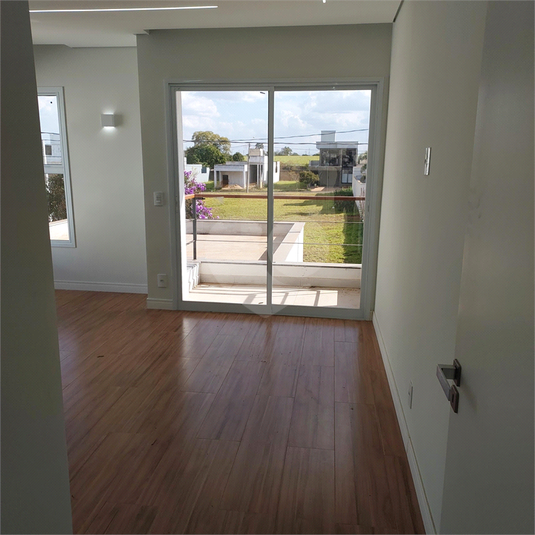 Foto REO1121701