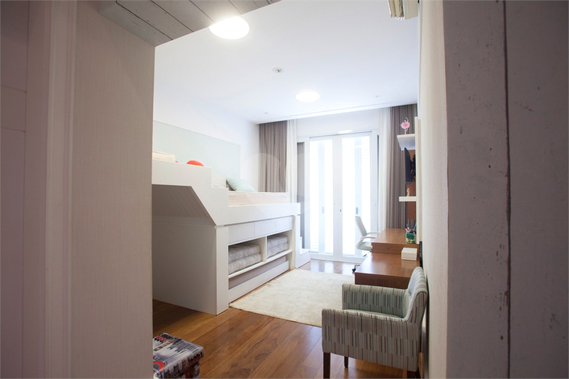 Foto REO1121745
