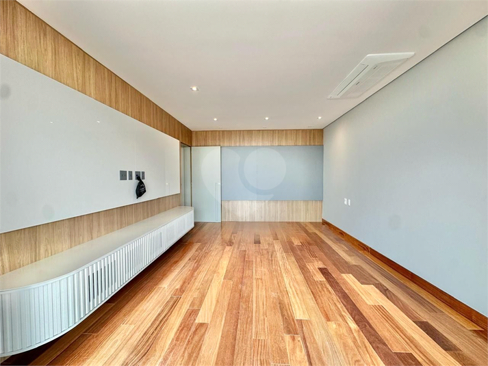 Foto REO1121769