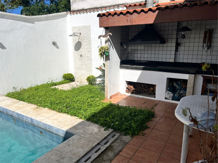 Foto REO1121816