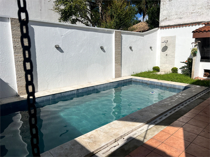 Foto REO1121816
