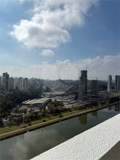 Foto REO1121938