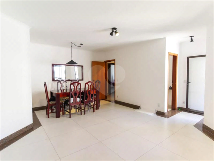 Foto REO1121951