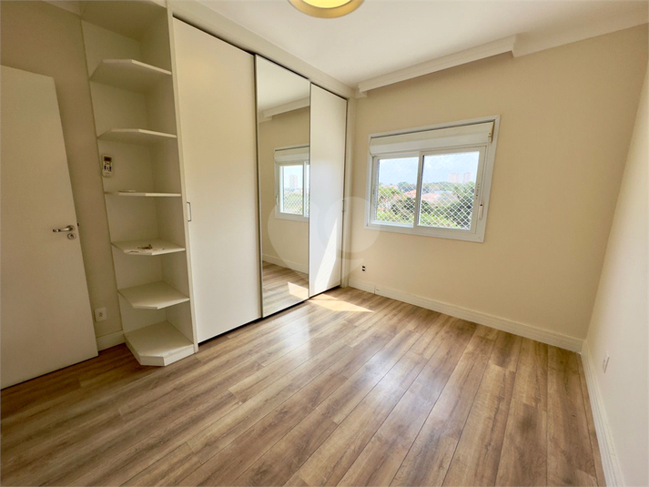 Dormitório 4 (suíte) com armário planejado e ar-condicionado