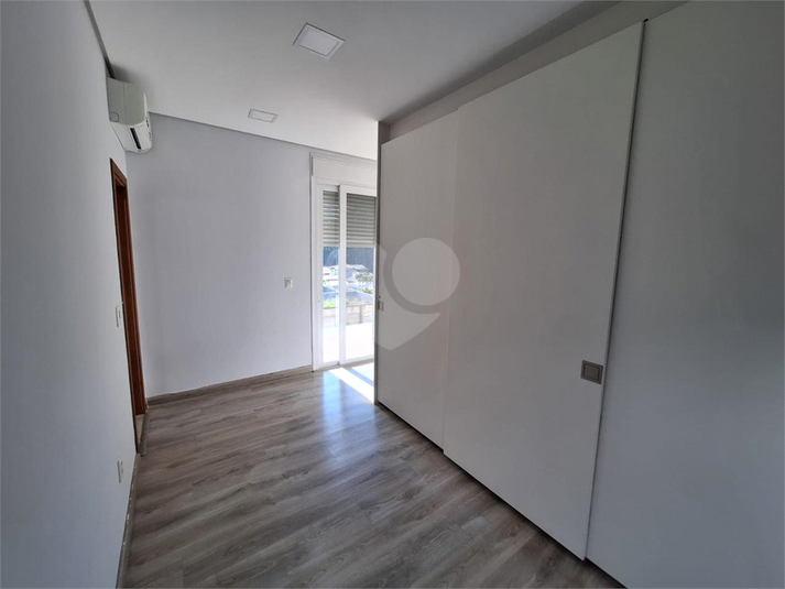 Foto REO1122173