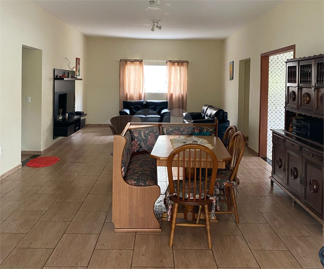 Foto REO1122192
