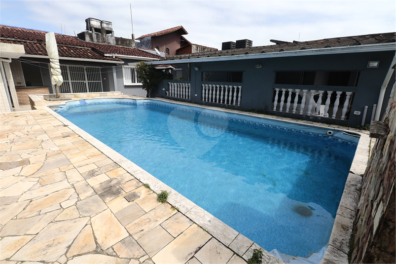 Foto REO1122417
