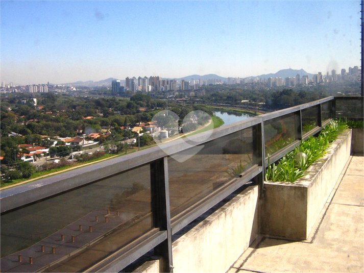 Foto REO1122540