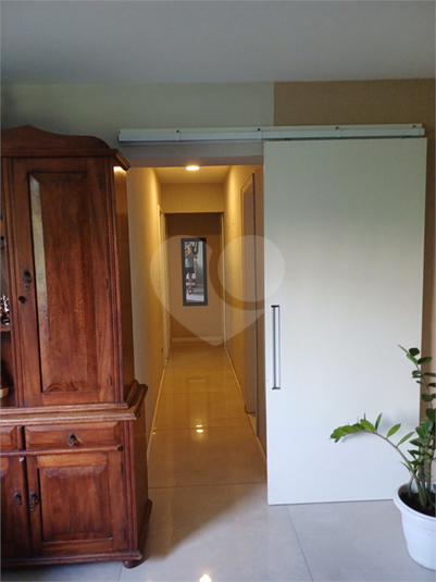 Foto REO1122541