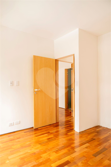 Foto REO1122551
