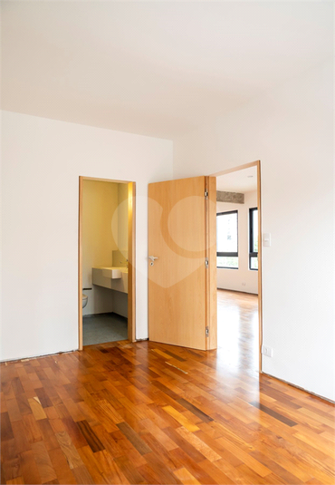 Foto REO1122551