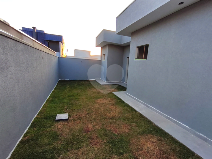 Foto REO1122561