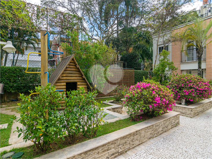 Foto REO1122570