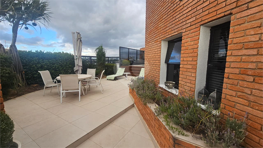 Foto REO1122576