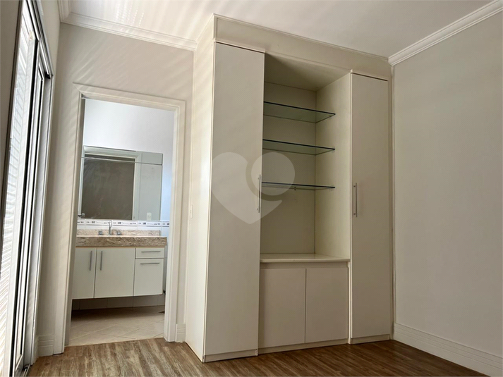 Foto REO1122586
