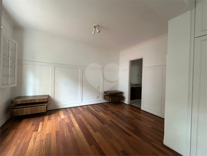 Foto REO1122636