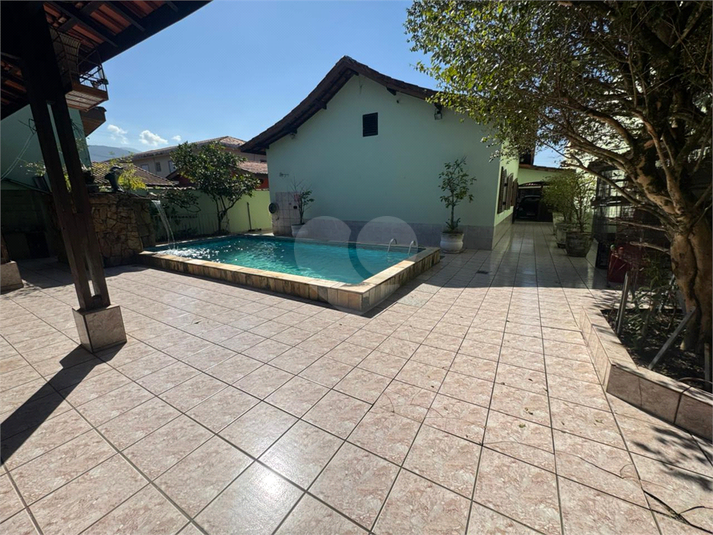 Foto REO1122678