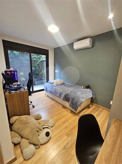 Foto REO1122874