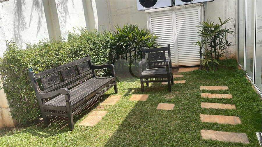 Foto REO1122902