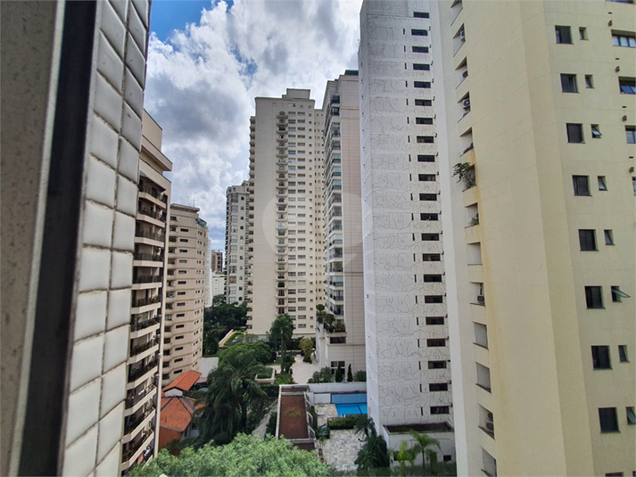 Foto REO1123035