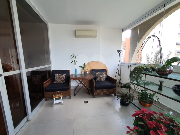Foto REO1123035