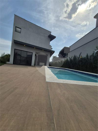 Foto REO1123065
