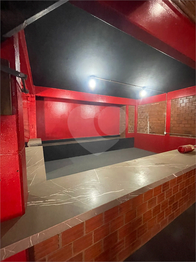 DENTRO DO BALÇÃO DE ATENDIMENTO